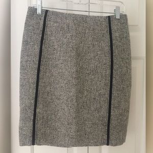 WHBM Contrast Piped Pencil Skirt in Grey Tweed